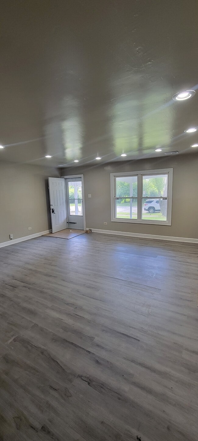 Photo - 22223 Karlov Ave