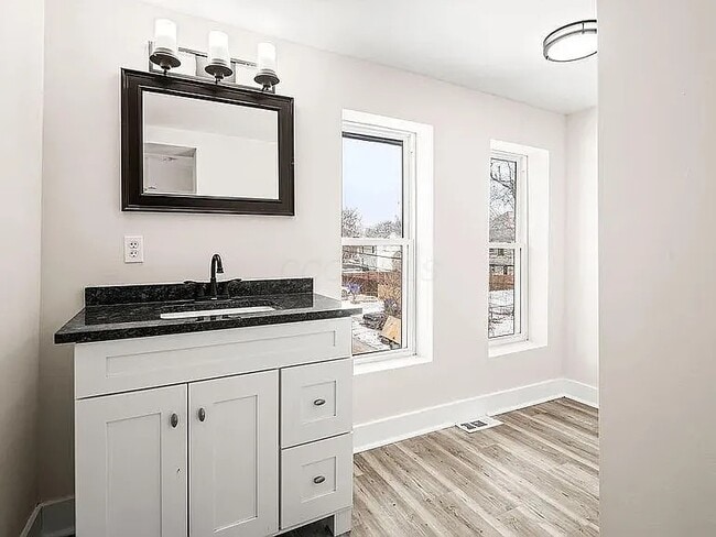 Photo - 1282 Cole St