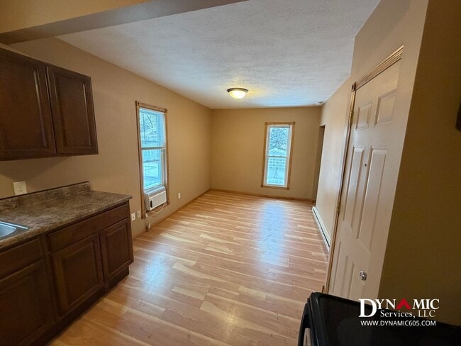 Photo - 717 W 16th St Unidad Apt. 3