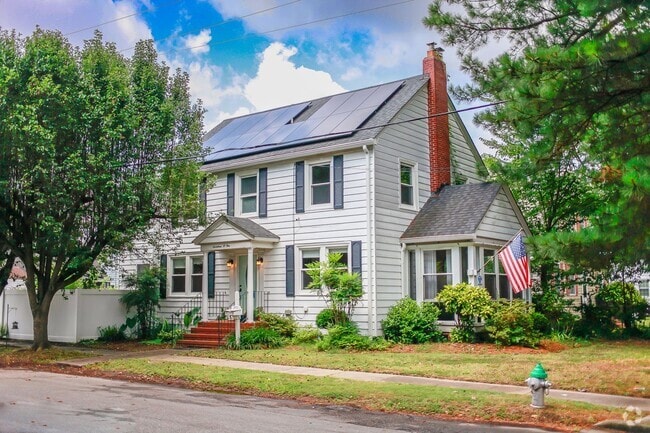 Building Photo - Stunning home rental in Portsmouth!