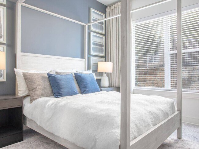 Photo - Cue Galatyn Station