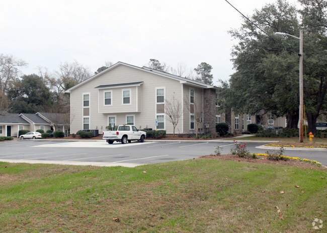 The Oaks Apartments