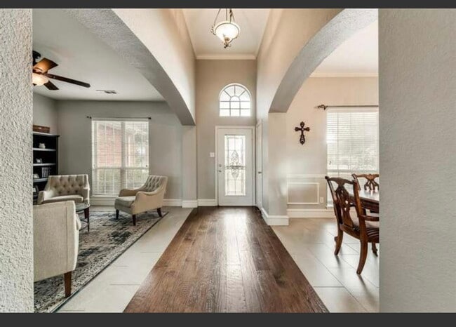 Photo - 820 Flagstone Dr