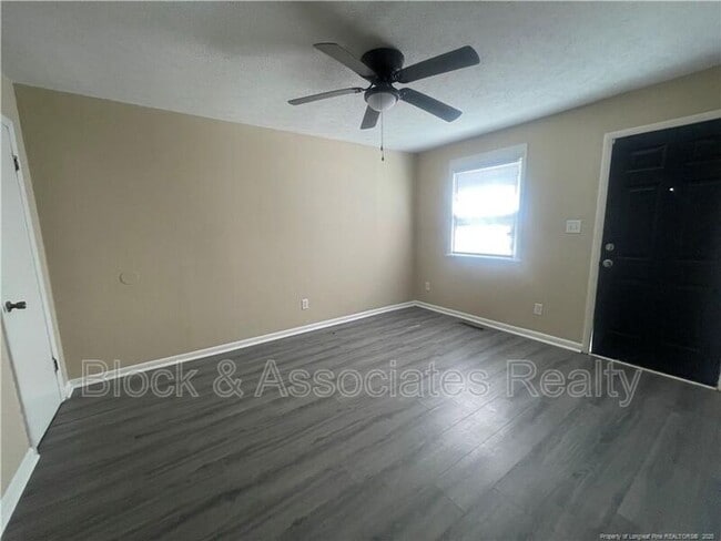 Photo - 4953 Fieldcrest Dr Unit A