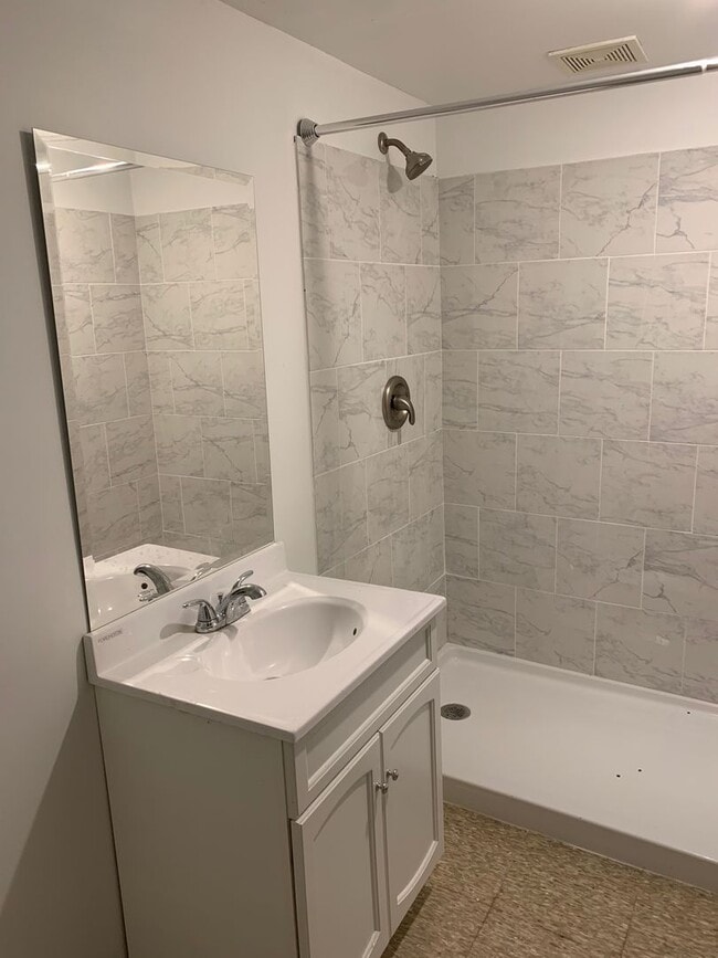 Photo - Beautiful 6 bedroom house in Minneapolis!!