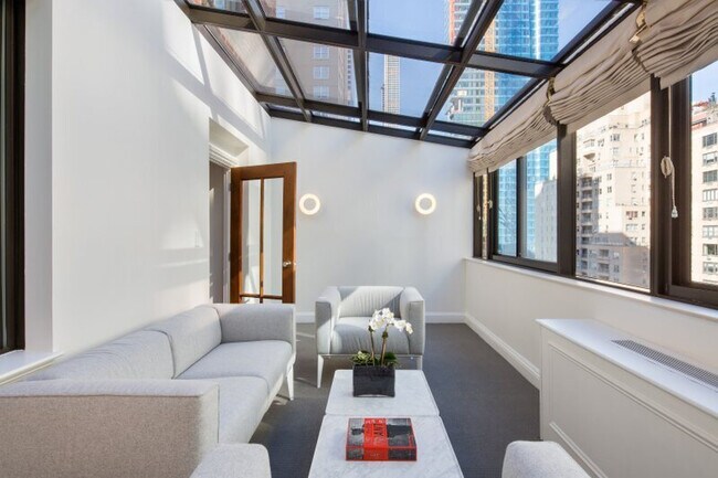 Photo - 330 E 56th St Unidad ID402347P