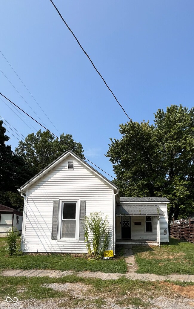 Photo - 102 Meridian St