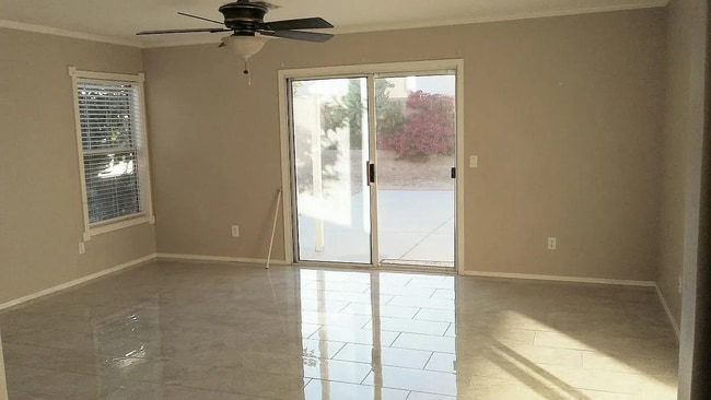 sala de estar - 12606 W Myer Ln