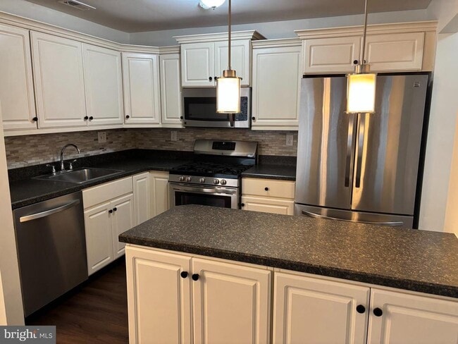 Photo - 407 Diamond Dr