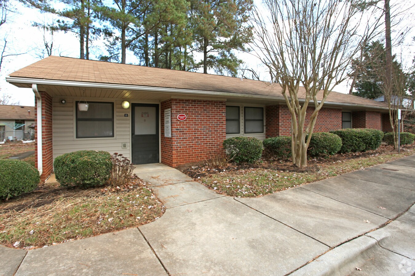 Photo - Lakespring Apartments