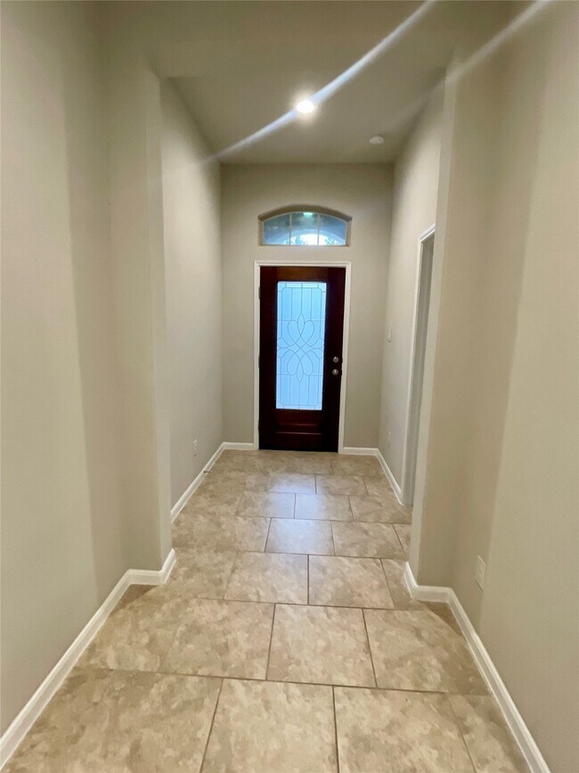 Photo - 2722 Kaman Ln