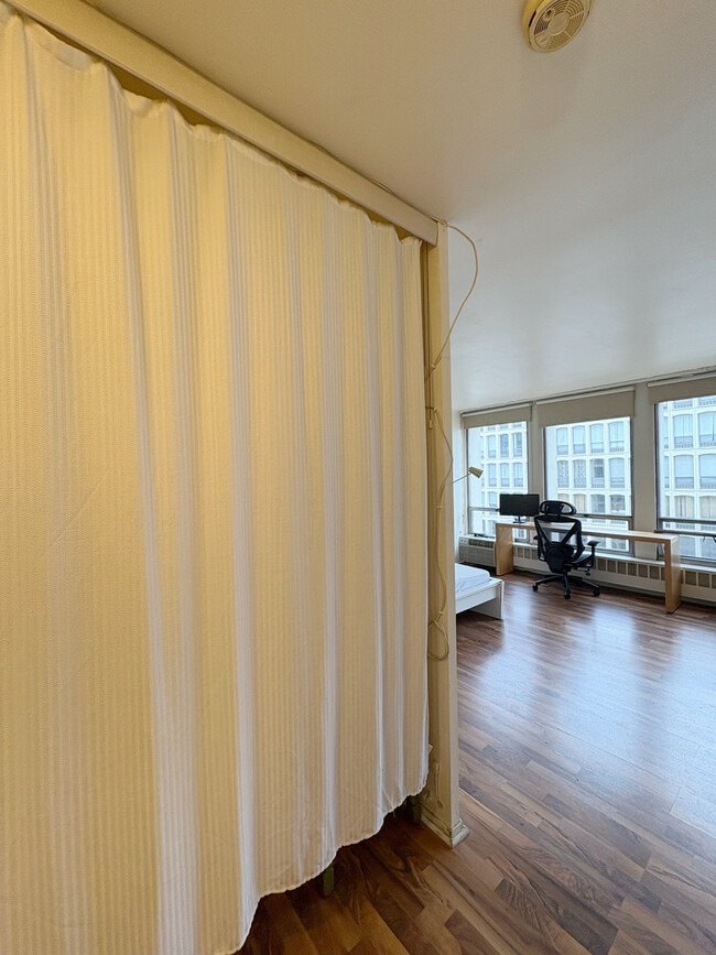 Photo - 1450 E 55th Pl Unit 821S