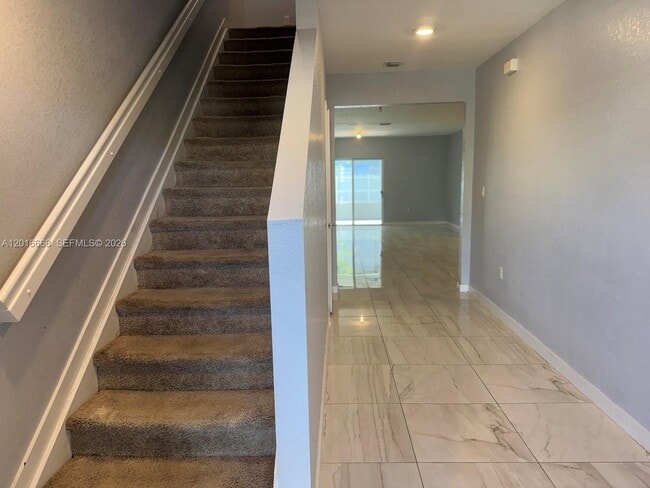 Photo - 462 NE 6th Pl