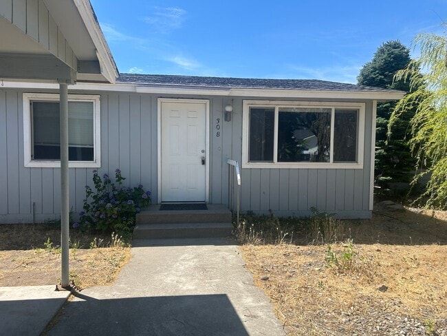Building Photo - Beautiful 2 bedroom 1 bathroom Rental