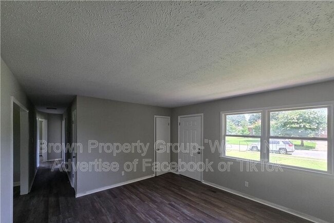 303 Cartwright Dr