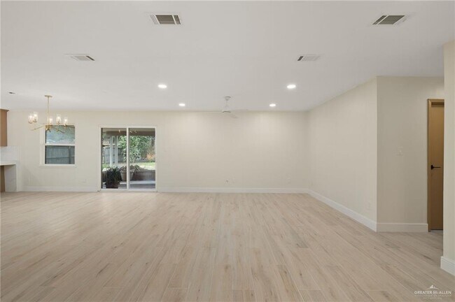 Photo - 19 Fern Ave W