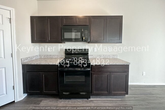 Photo - Gorgeous 3 Bed 2.5 Bath Two Story Home in Heart Of Yukon!
