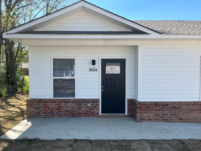Building Photo - 3612 N 26th St Unit B