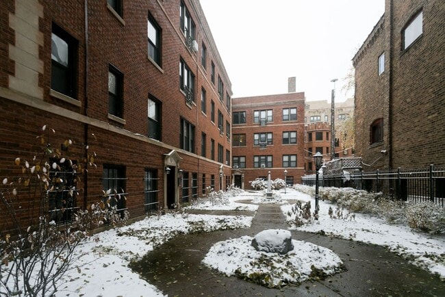 Building Photo - 1360-64 E 52nd St Rental