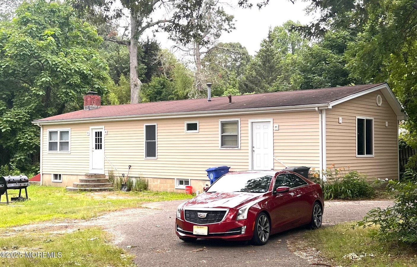 Photo - 179 Maple Ave House