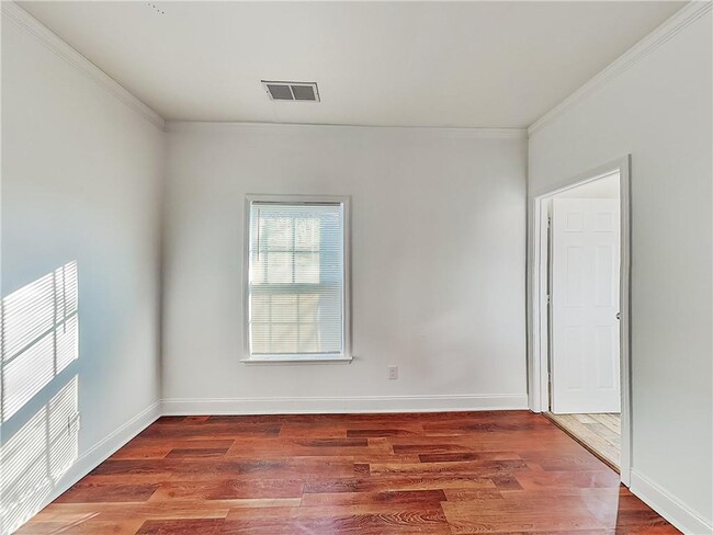 Photo - 333 Fletcher St SW