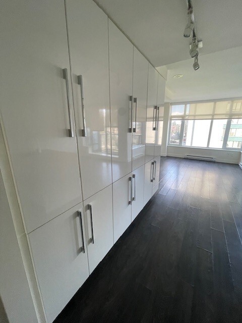 Building Photo - 188 Agnes St