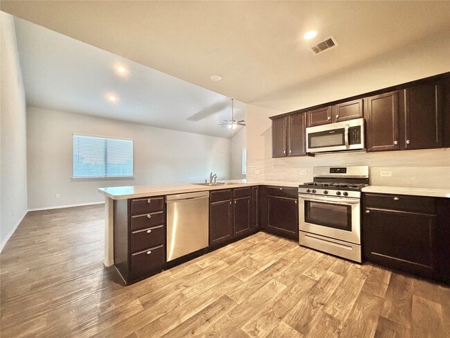 Photo - 5410 Pembrokeshire Cir