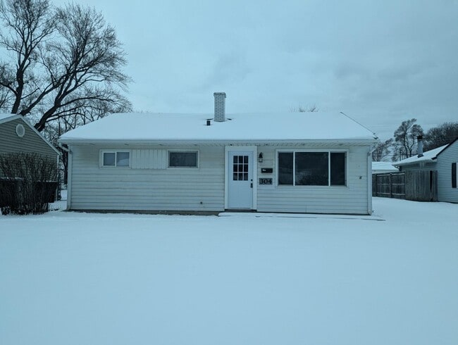 Building Photo - 304 Teri St
