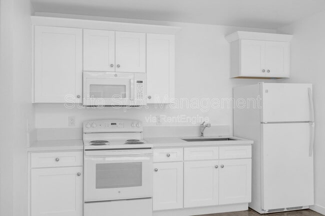Photo - 570 N Cambridge St Unit 572 1