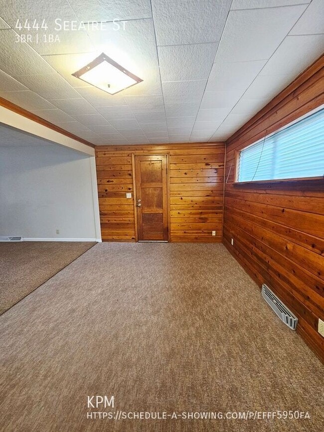 Photo - 4444 Seeaire St