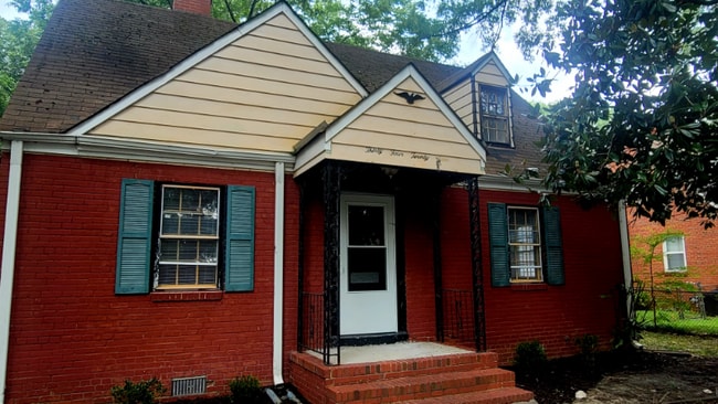 Photo - 3400 Ryburn Rd