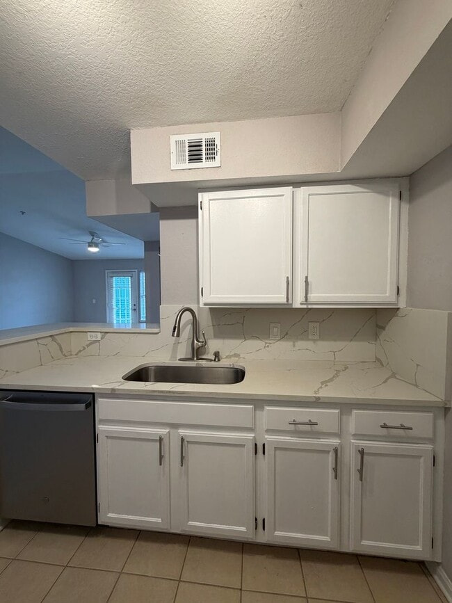 Photo - Newly Upgraded and Spacious 2B/2B Unfurnished Condo near Beach in Destin!