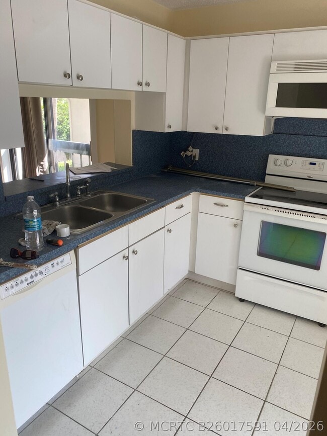 5200 E Club Cir Unit 206