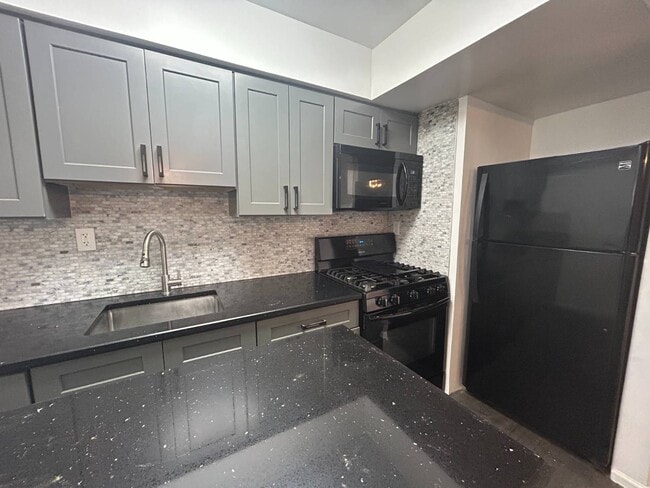 Photo - 1902 Barnes Ave