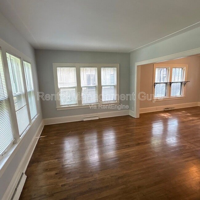 Photo - 3611 N Sheridan Ave