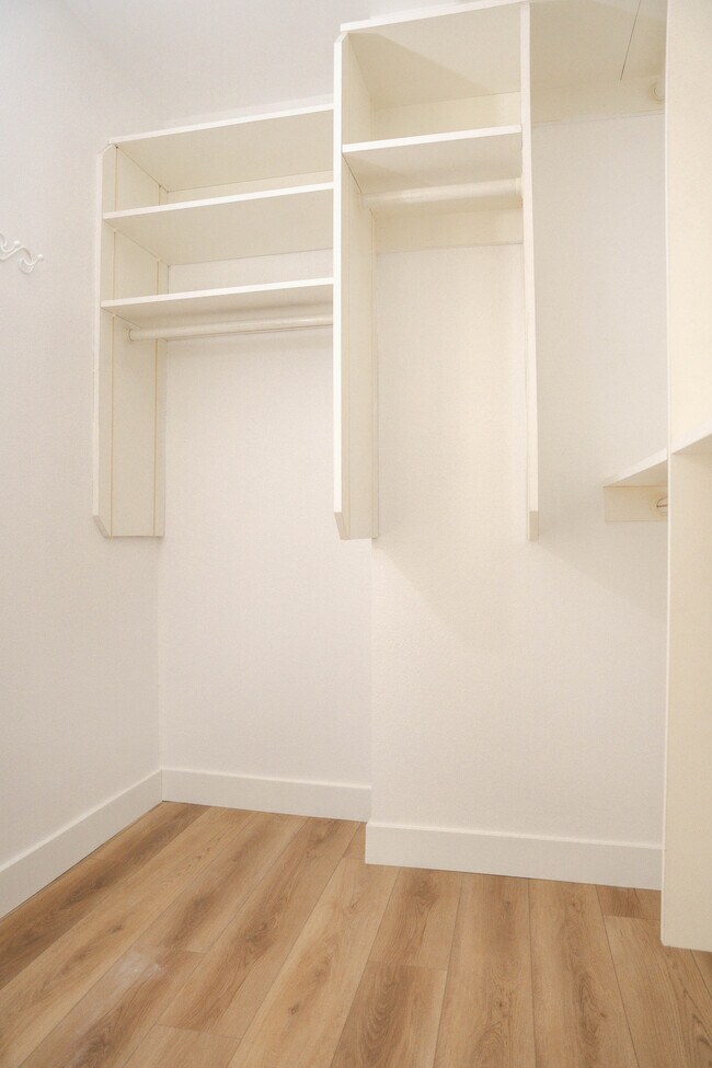 Photo - 4919 Laurel Canyon Blvd Unit 18