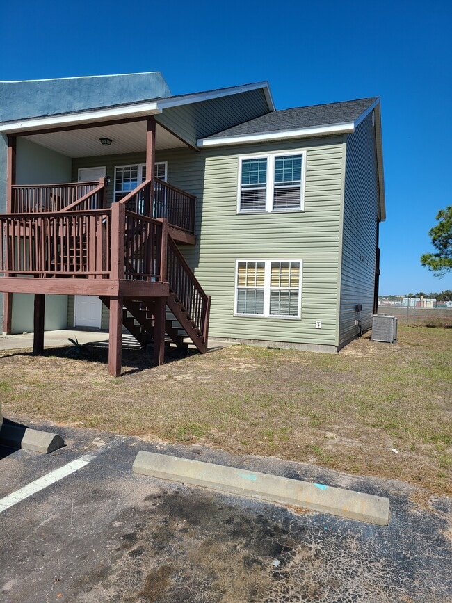 side view - 131 Gwyn Dr Unidad D