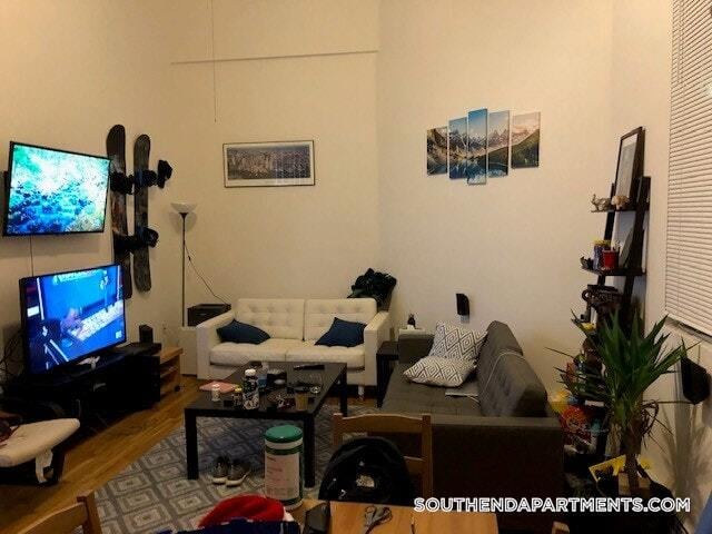 Photo - 168 Northampton St Unit 2