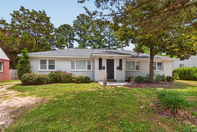 Building Photo - 404 Roselynn Ln