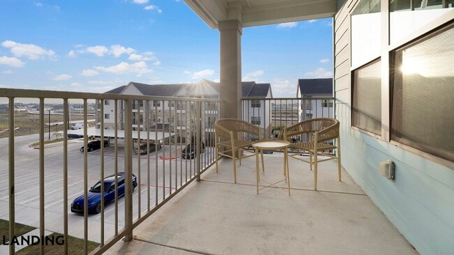 Photo - 2115 Windsor Blvd Unidad 5308