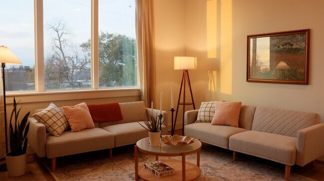 Building Photo - 3824 Fulton St Unit 102