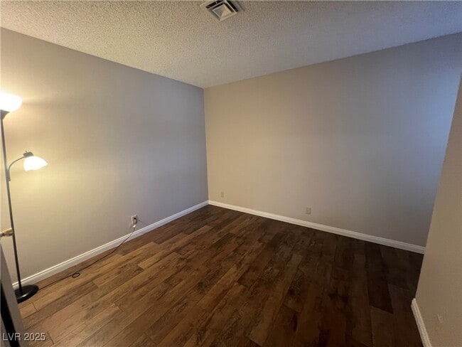 Building Photo - 6976 Mountain Meadow Ln Rental