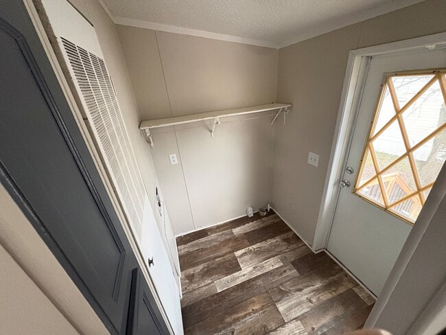 Photo - 8905 Beechwood Dr