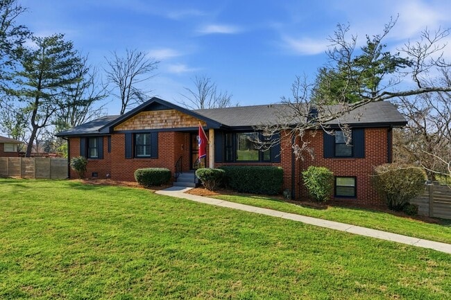 Photo - 2820 Donna Hill Dr