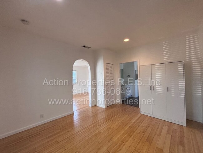 Photo - Downtown Roseville - 2 Bed, 1 Bath - Single Level Bungalow - Landscaping Included - Utilities Inc...