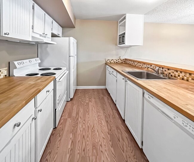 Photo - Spacious Condo next to Magnuson Park