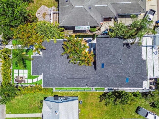 Photo - 110 28th Ave N