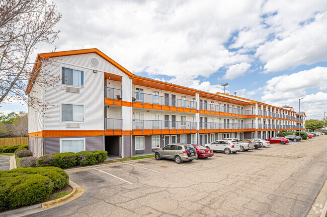 Building Photo - Siegel Select Baton Rouge Rental