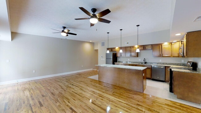 Photo - 33 North Grant Avenue