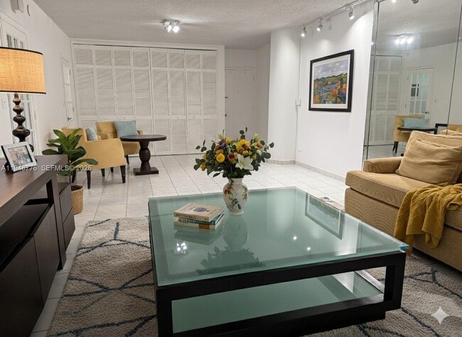 Photo - 5005 Collins Ave Unit 523